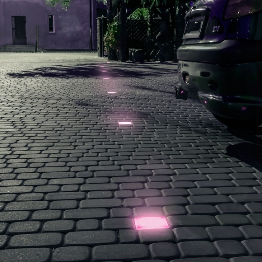Пикколо узкая - светящаяся тротуарная плитка 